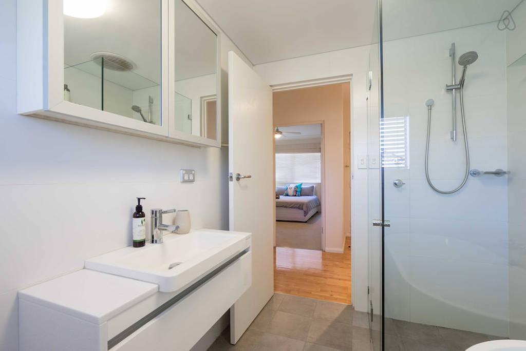 Stylish And Spacious Beach Apartment Sydney Exterior photo